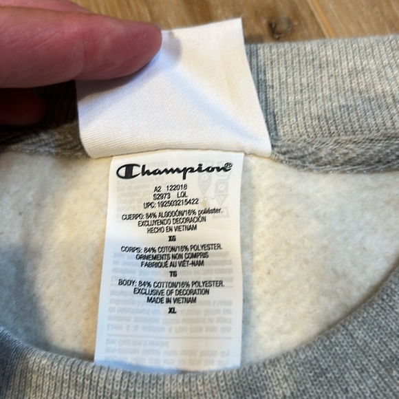 NWT Men’s Champion Crew sweatshirt - Picture 5 of 15
